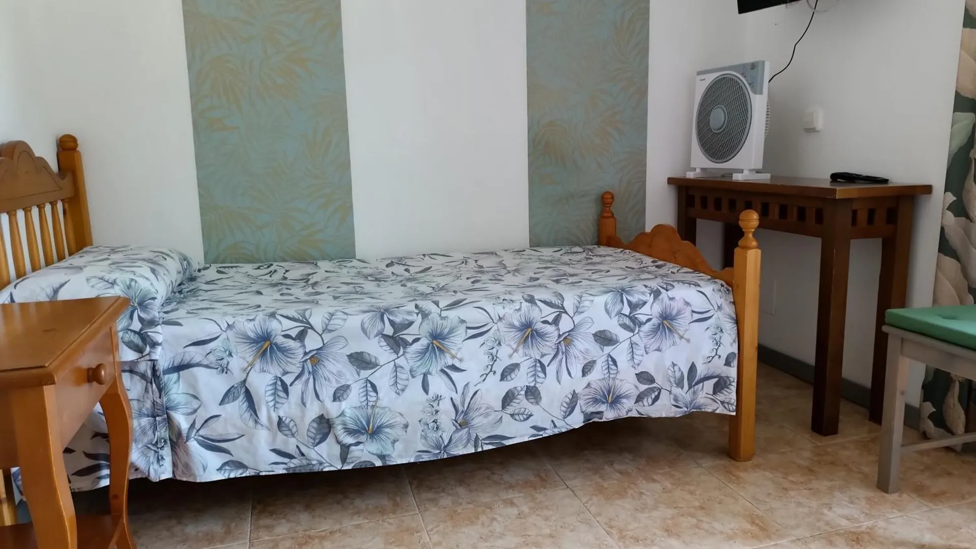 Guest house Hostal Belgica Palma Nova  Spain