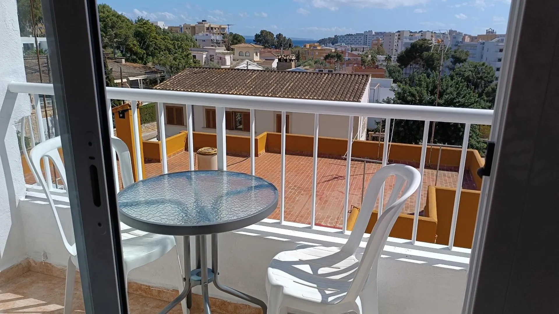Hostal Belgica Palma Nova  Guest house